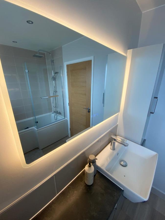 Luxury Recently Renovated 3 Bedroom Home In Sandwich Kent Екстериор снимка